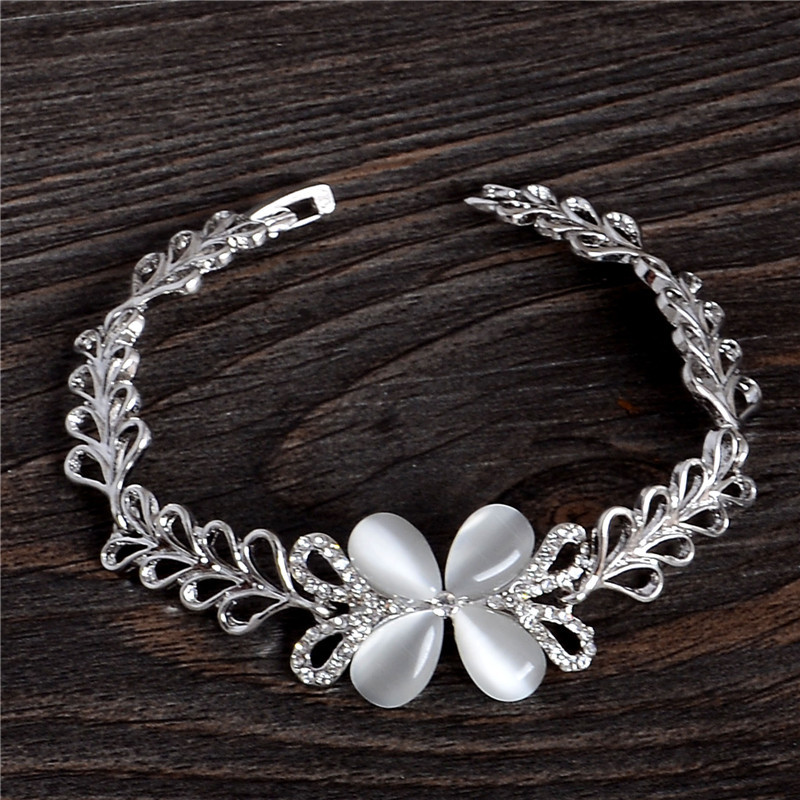 FREE SHIPPINGElegant Flower Platinum Plated Women